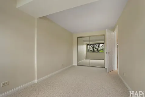 897 Longmeadow Court Lake Barrington IL 60010