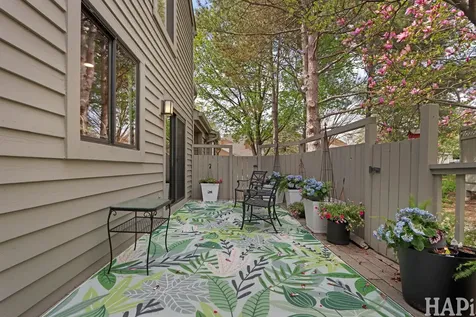 897 Longmeadow Court Lake Barrington IL 60010