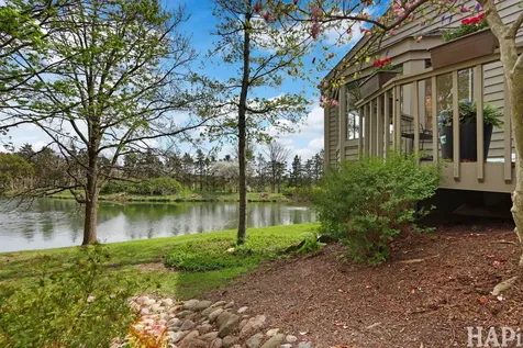 897 Longmeadow Court Lake Barrington IL 60010