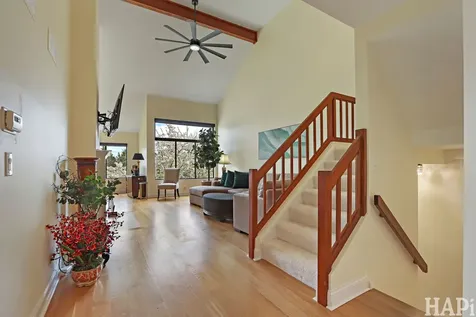 897 Longmeadow Court Lake Barrington IL 60010