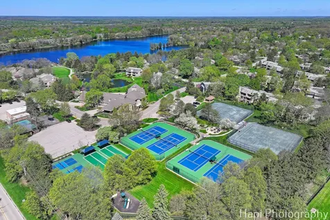 897 Longmeadow Court Lake Barrington IL 60010