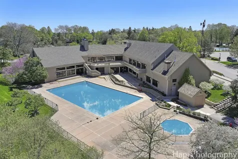 897 Longmeadow Court Lake Barrington IL 60010