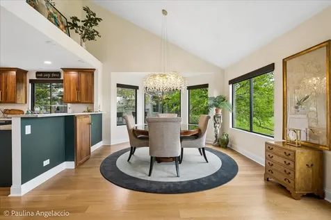 897 Longmeadow Court Lake Barrington IL 60010