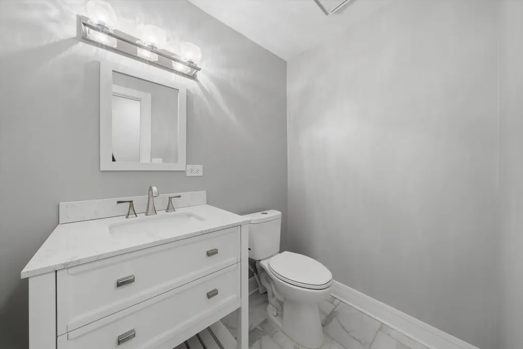 4541 South Prairie Avenue Chicago IL 60653