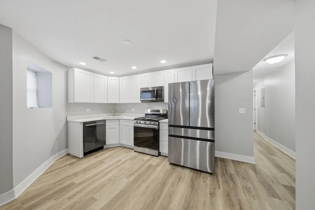4541 South Prairie Avenue Chicago IL 60653