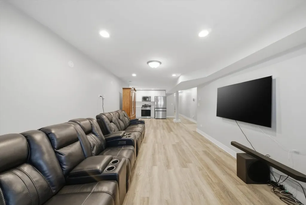 4541 South Prairie Avenue Chicago IL 60653