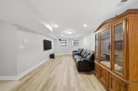 4541 South Prairie Avenue Chicago IL 60653