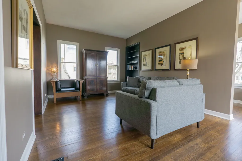520 South Wheaton Avenue Wheaton IL 60187