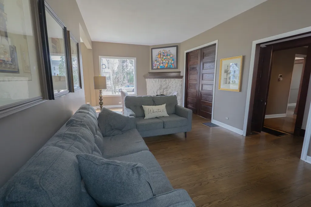 520 South Wheaton Avenue Wheaton IL 60187