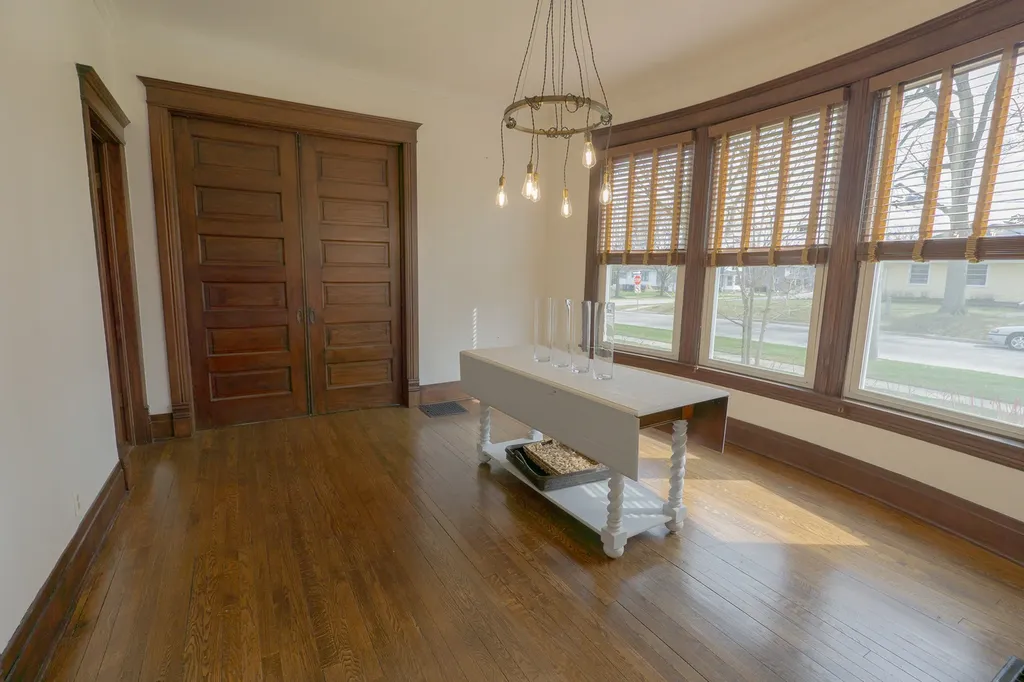 520 South Wheaton Avenue Wheaton IL 60187
