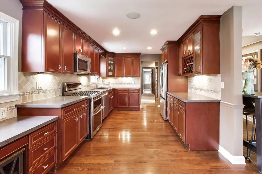 520 South Wheaton Avenue Wheaton IL 60187