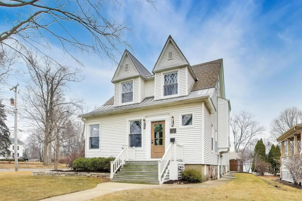 520 South Wheaton Avenue Wheaton IL 60187