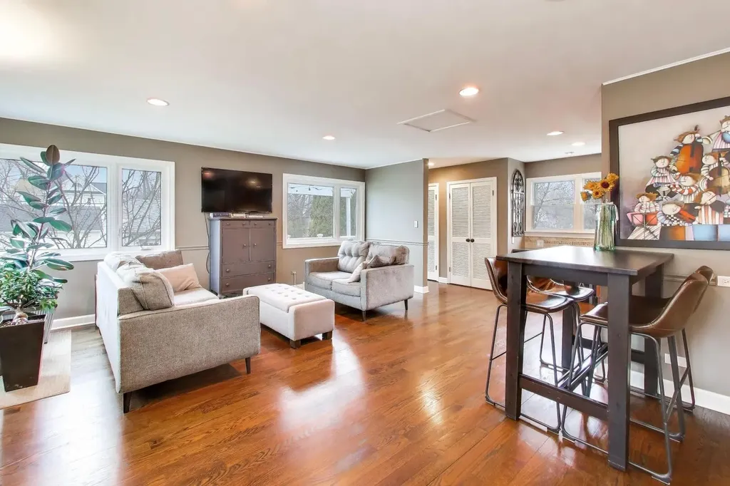 520 South Wheaton Avenue Wheaton IL 60187