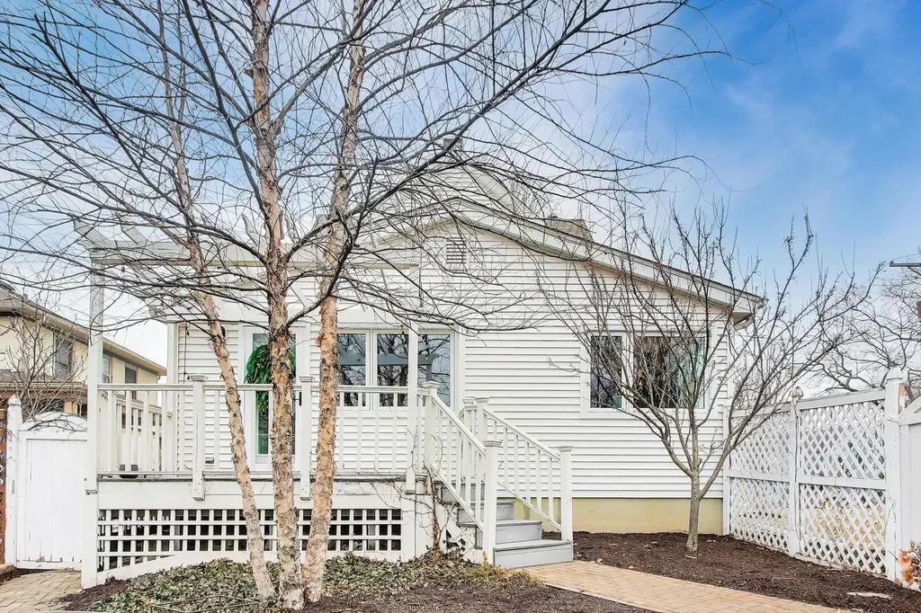 520 South Wheaton Avenue Wheaton IL 60187