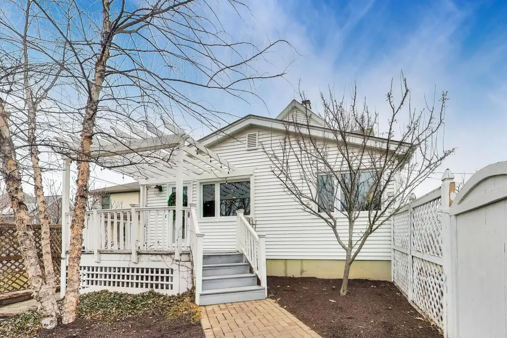 520 South Wheaton Avenue Wheaton IL 60187