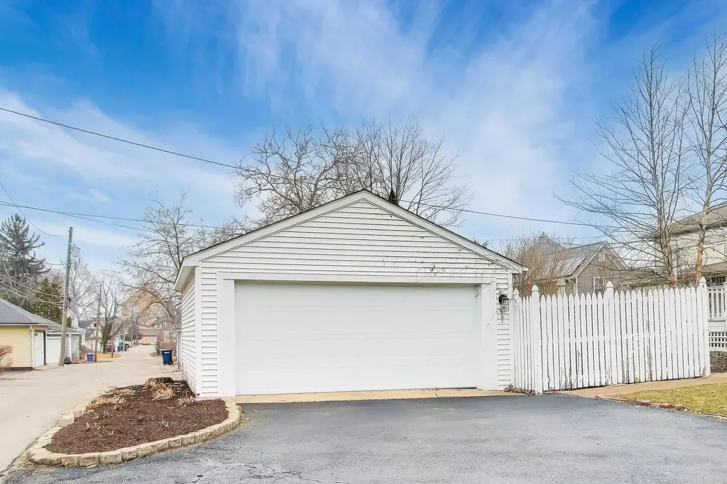 520 South Wheaton Avenue Wheaton IL 60187