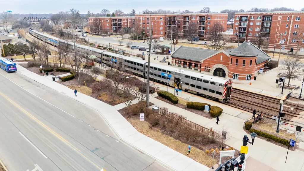 520 South Wheaton Avenue Wheaton IL 60187