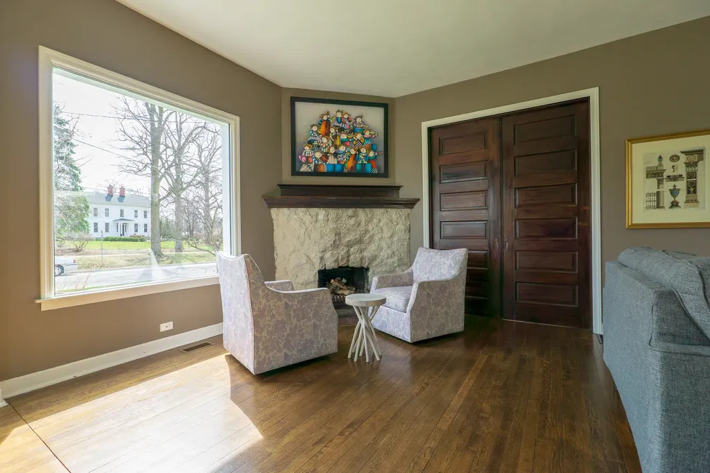 520 South Wheaton Avenue Wheaton IL 60187