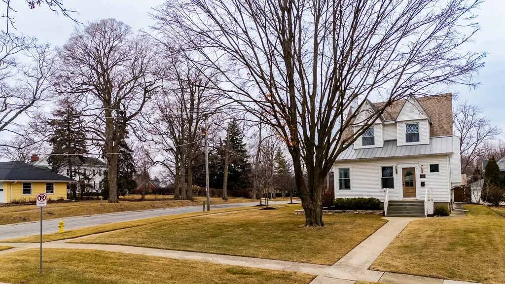 520 South Wheaton Avenue Wheaton IL 60187
