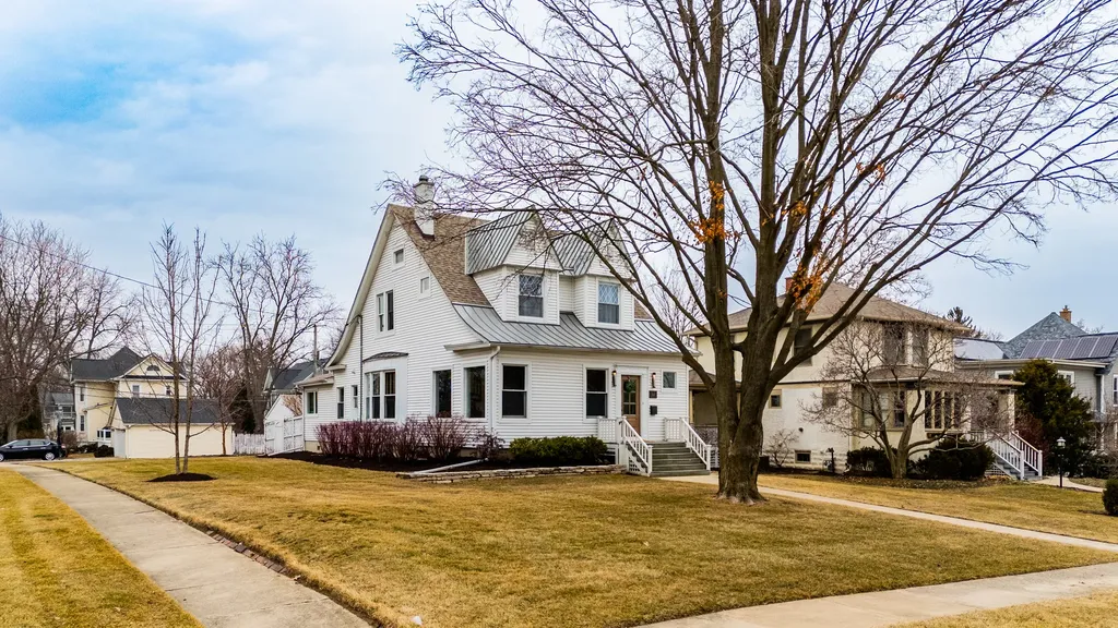 520 South Wheaton Avenue Wheaton IL 60187