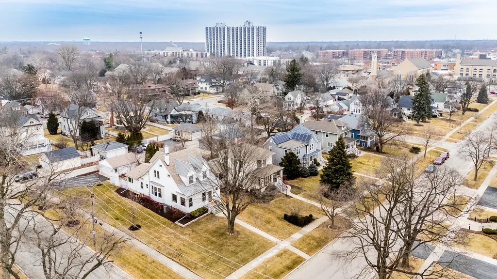 520 South Wheaton Avenue Wheaton IL 60187