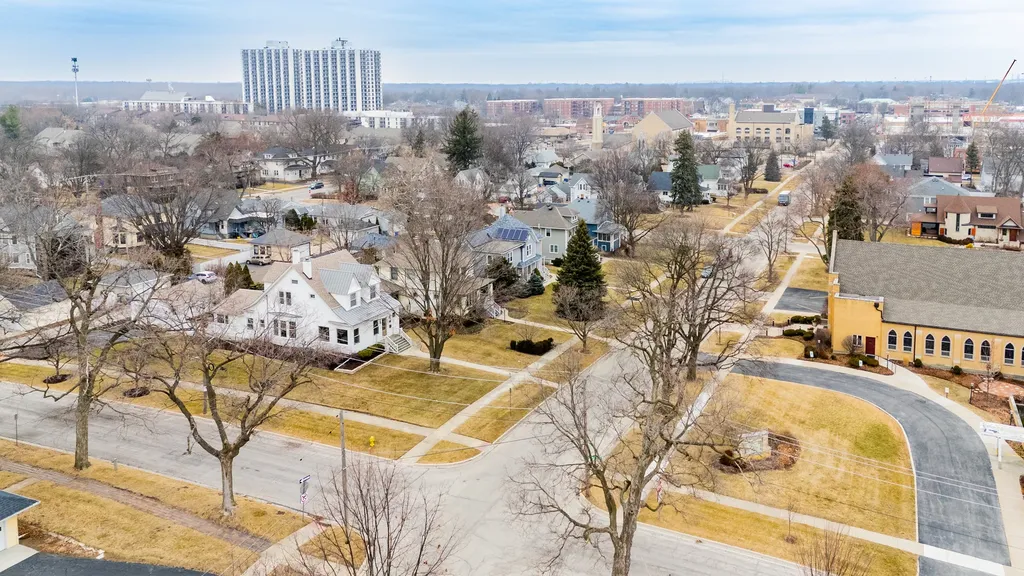 520 South Wheaton Avenue Wheaton IL 60187