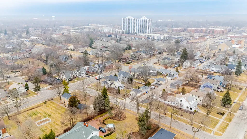520 South Wheaton Avenue Wheaton IL 60187