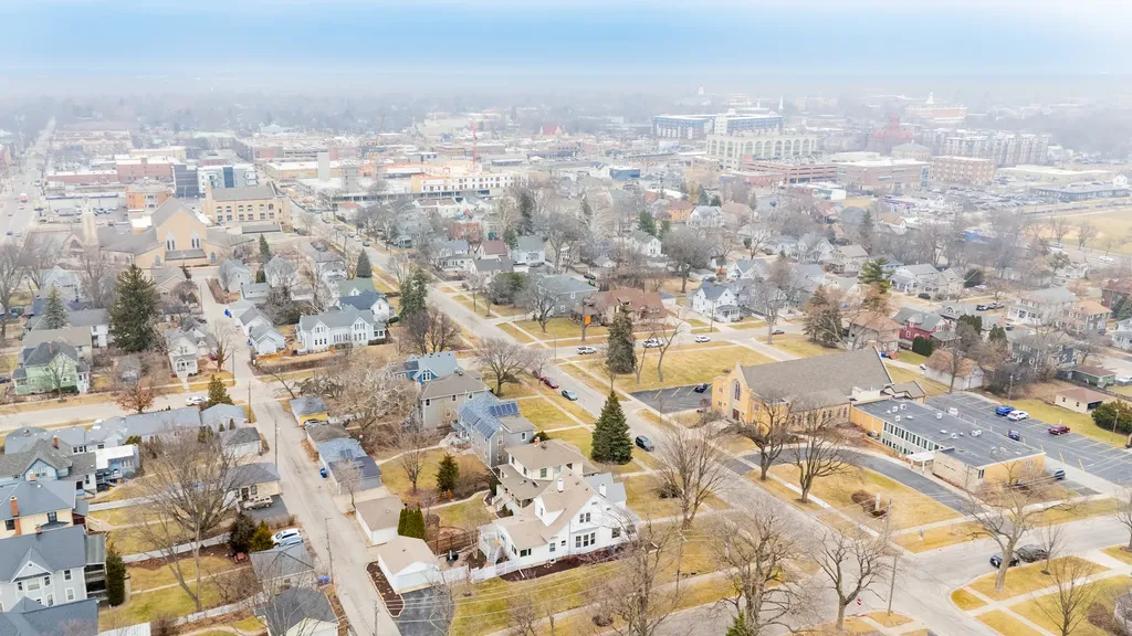 520 South Wheaton Avenue Wheaton IL 60187