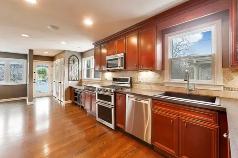 520 South Wheaton Avenue Wheaton IL 60187