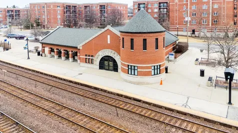 520 South Wheaton Avenue Wheaton IL 60187