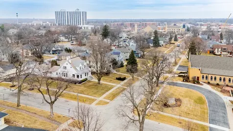520 South Wheaton Avenue Wheaton IL 60187