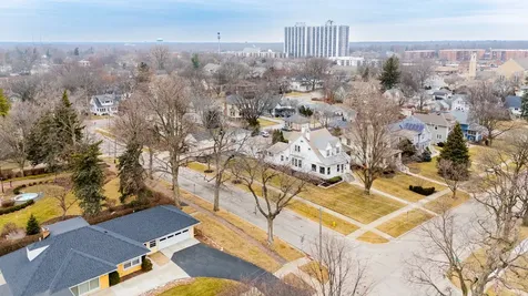 520 South Wheaton Avenue Wheaton IL 60187