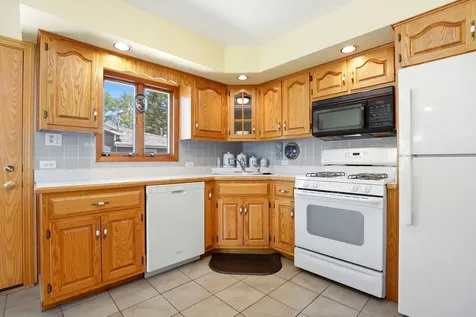 16813 Oconto Avenue Tinley Park IL 60477