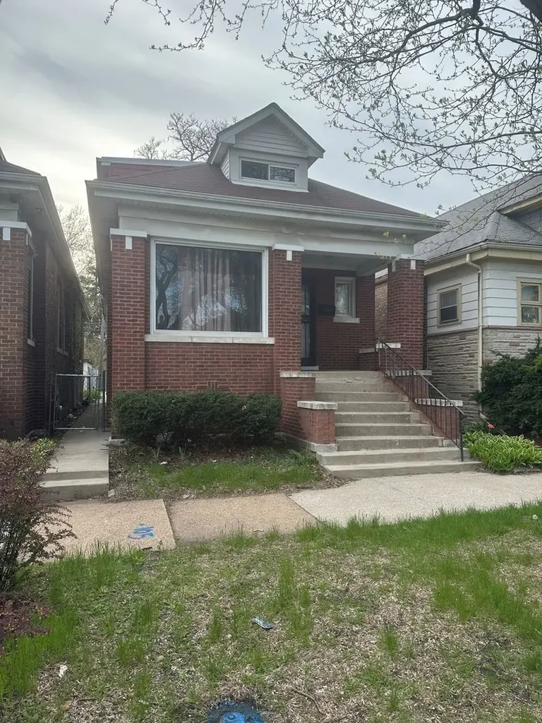7748 South Langley Avenue Chicago IL 60619