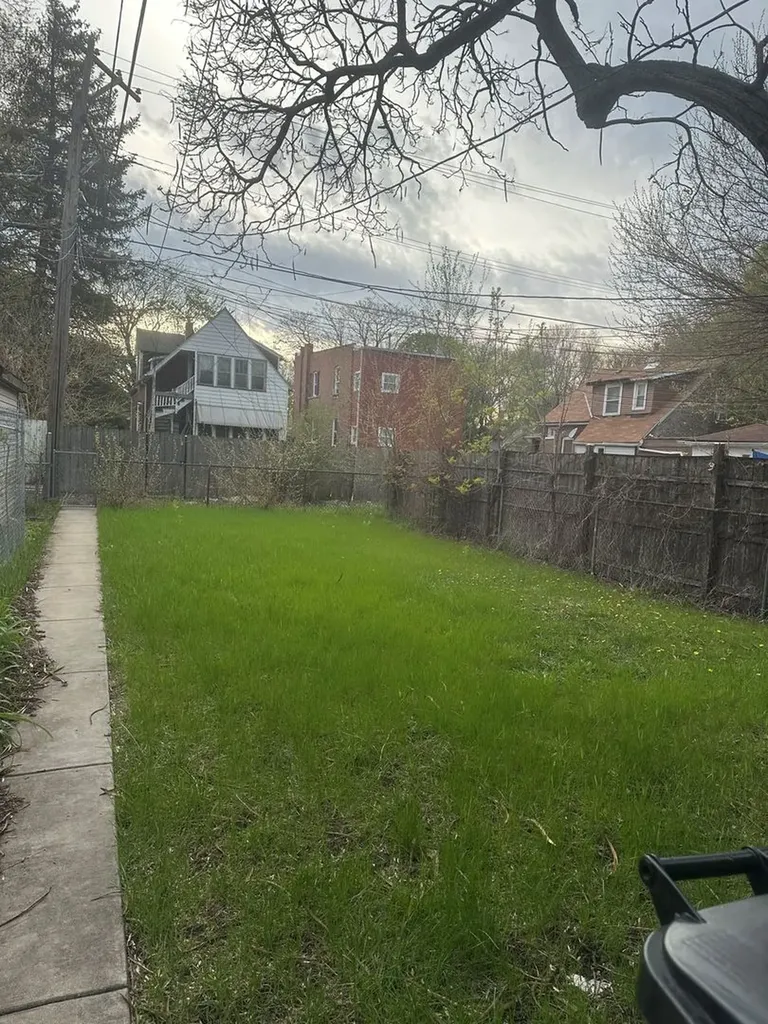 7748 South Langley Avenue Chicago IL 60619