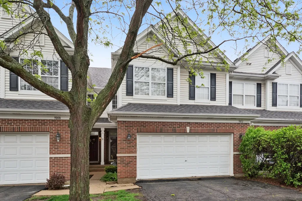 9012 Buckingham Park Drive Des Plaines IL 60016
