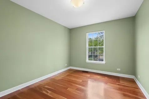 9012 Buckingham Park Drive Des Plaines IL 60016