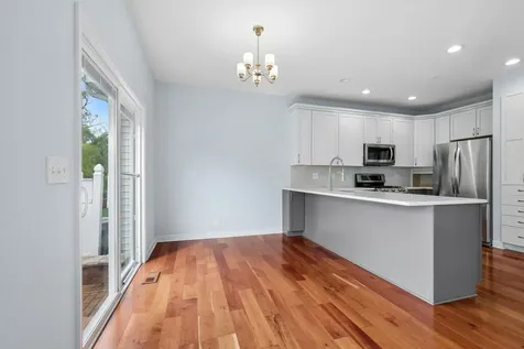 9012 Buckingham Park Drive Des Plaines IL 60016