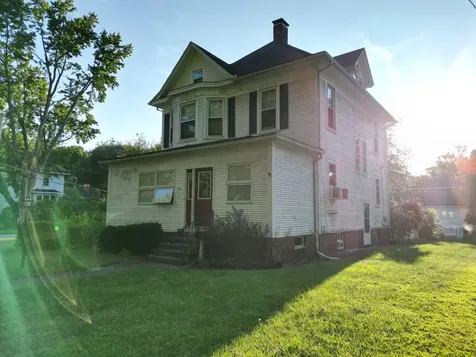 533 South 4th Street Watseka IL 60970