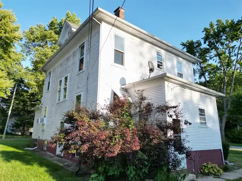 533 South 4th Street Watseka IL 60970