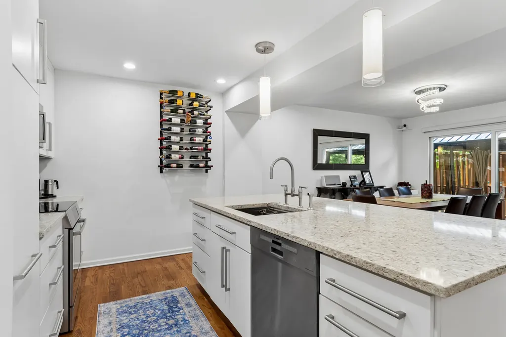 628 Windham Lane Naperville IL 60563