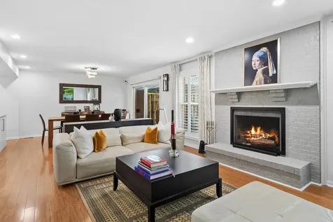 628 Windham Lane Naperville IL 60563