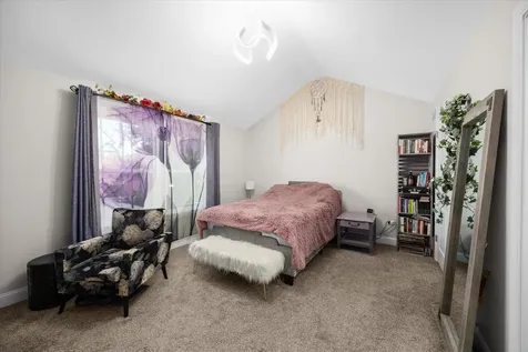 24 Rose Street Aurora IL 60505