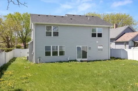 24 Rose Street Aurora IL 60505