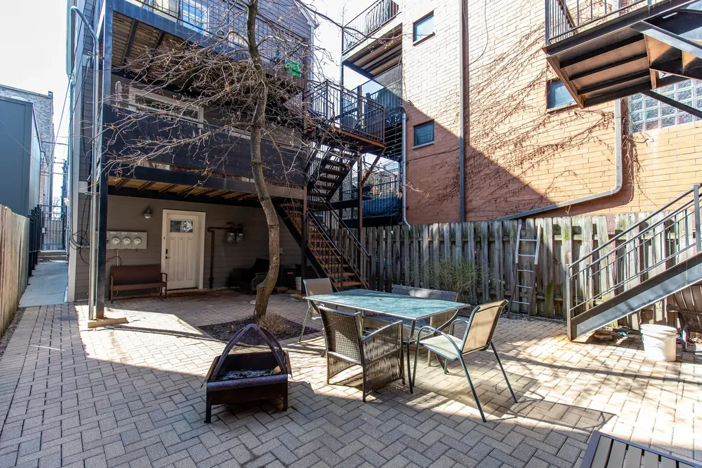 1337 West Walton Street Chicago IL 60642