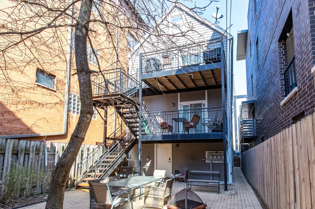 1337 West Walton Street Chicago IL 60642