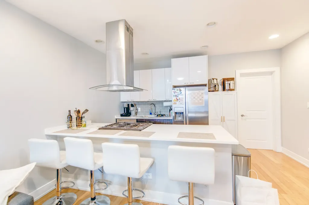1337 West Walton Street Chicago IL 60642