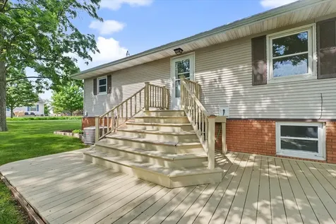 104 Choctaw Trail Loda IL 60948