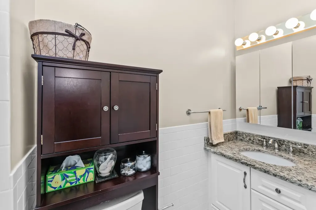 5321 South Harper Avenue Chicago IL 60615