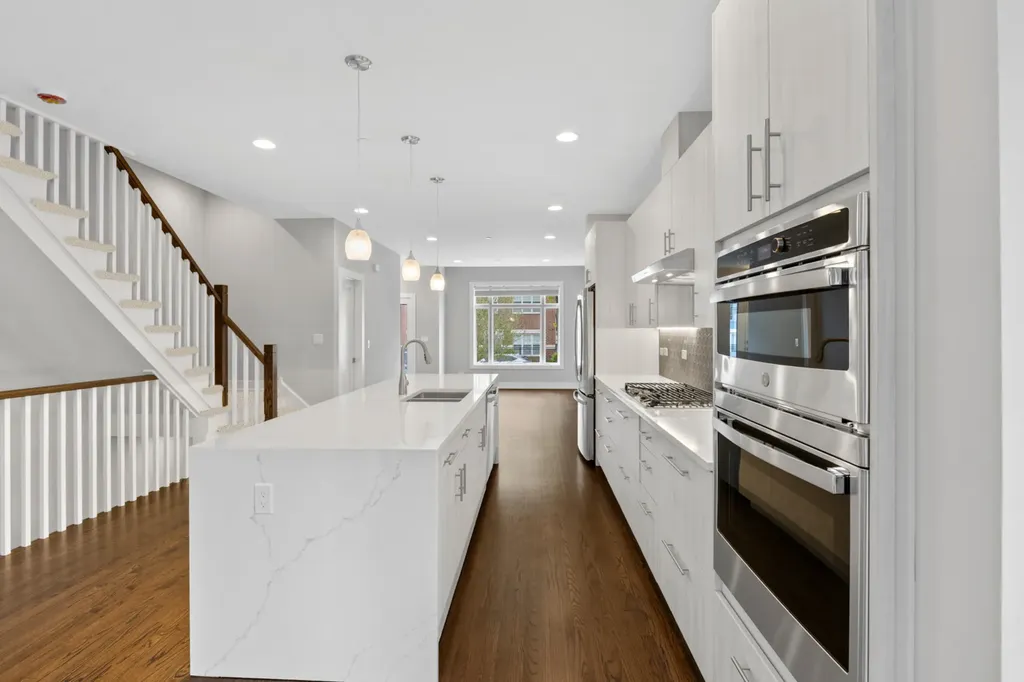 3231 South Shields Avenue Chicago IL 60616